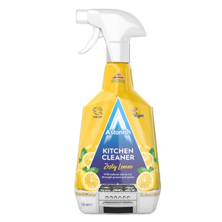 Astonish Kitchen Cleaner Zesty Lemon 750 ml effektiv køkkenrengøring mod fedt og snavs.
Perfekt til køkkenborde, komfurer og overflader – efterlader skinnende rent resultat med frisk citrondoft.
Kraftfuld og cruelty-free rengøringsspray til daglig brug i køkkenet.
Køb billig køkkenrengøring hos Købogspar ApS med hurtig levering og faste lave priser på husholdningsmidler..Astonish køkken spray Zesty Lemon