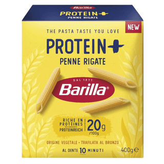 Barilla Protein+ Penne Rigate 400 g med 20 g protein pr. 100 g – en proteinrig og 100% plantebaseret pasta lavet af durumhvede-semolina og ærteprotein. Klassisk italiensk penne med riller, der holder saucen perfekt og giver fast al dente konsistens. Ideel til sunde hverdagsretter, proteinrige måltider, sportskost og balancerede kostplaner uden at gå på kompromis med smag. Perfekt til tomatsauce, pastas.Barilla Penne Rigate Protein+ 400 g – proteinrig fuldkornspasta, perfekt til sunde og mættende pastaretter