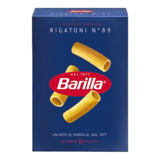 Barilla Rigatoni Nr. 89 er klassisk italiensk pasta med rørform og riller, der holder godt på sauce. Perfekt til tomatsauce, kødsauce, cremede pastaretter, ovnbagt pasta, pastasalat og nem aftensmad. Køb Barilla pasta online til lav pris — blandt de billigste valg til italiensk madlavning. Søgeord: Barilla Rigatoni, rigatoni pasta, pasta 500 g, italiensk pasta, billigst online, dagligvarer billigst.