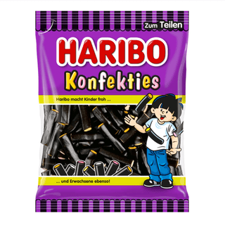 Pose med Haribo Konfekties 200 g – klassiske lakridskonfekt stykker med blød fyldning i flere farver som gul, hvid og pink. Hvert stykke kombinerer mild lakridssmag med sød og cremet konfektfyld, hvilket gør slikket populært både hos børn og voksne. Perfekt som hyggeslik, til deling eller til dem der elsker traditionelle lakridskonfekter. En velkendt Haribo-favorit med god variation i smag og tekstur. Produktet er på lager og klar til hurtig levering – køb og spar hos os.