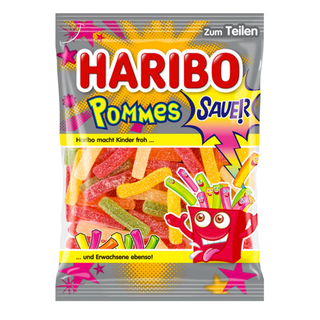 Pose med Haribo Pommes Sauer 200 g – farverige, syrlige frugtgummi strimler formet som små pommes frites. Hver strimmel er dækket af et surt sukkerlag, der giver en frisk og prikkende smagsoplevelse, perfekt for dem der elsker surt slik. Slikket kommer i flere frugtsmage og har en blød, chewy konsistens, som gør det populært hos både børn og voksne. Ideelt som hyggeslik, til deling eller som festligt snacks. Produktet er på lager og klar til hurtig levering – køb og spar hos os.