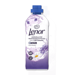 Lenor Fresco Fioritura er koncentreret skyllemiddel med frisk blomsterduft og langvarig renhedsfølelse til tøj, sengetøj og håndklæder. Rækker til 42 vaske og giver blødt, friskt og velduftende tøj. Køb Lenor skyllemiddel online til lav pris — blandt de billigste skyllemidler og dagligvarer. Søgeord: Lenor Fresco Fioritura, Lenor skyllemiddel, 42 vaske, blomsterduft, koncentreret skyllemiddel, billigst online, dagligvarer billigst.