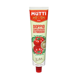 Mutti Doppio Concentrato di Pomodoro er en italiensk dobbeltkoncentreret tomatpuré lavet af 100% italienske tomater. Perfekt til pasta, tomatsauce, pizza, lasagne, gryderetter, supper og autentisk italiensk madlavning. Køb Mutti tomatpuré online til lav pris — blandt de billigste italienske dagligvarer. Søgeord: Mutti Doppio Concentrato, Mutti tomatpuré, dobbeltkoncentreret tomatpuré, italiensk tomatkoncentrat, tomatpuré tube, billigst online, dagligvarer billigst.