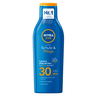 NIVEA Protect & Moisture Sol Lotion SPF 30 – solcreme 250 ml med høj beskyttelse, vandfast formel, vitamin C og hyaluronsyre, fugter huden i op til 48 timer, beskytter mod UVA/UVB-stråler, dermatologisk testet – køb hos Købogspar
