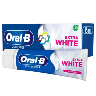 Oral B Tandpasta 75ml Complete Extra White.Oral-B Extra White tandpasta – fjerner misfarvninger, giver hvidere tænder og frisk ånde. Oral-B Complete Extra White 75 ml – effektiv whitening tandpasta med fluorbeskyttelse.