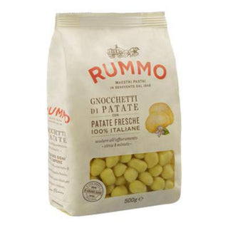 Rummo Gnocchetti di Patate er italienske kartoffelgnocchi lavet med friske italienske kartofler, klar til nem og hurtig tilberedning. Perfekt til tomatsauce, pesto, ostesauce, smør og salvie, cremede retter og nem aftensmad. Køb Rummo gnocchi online til lav pris — blandt de billigste valg til italiensk madlavning. Søgeord: Rummo Gnocchetti di Patate, kartoffelgnocchi, gnocchi 500 g, italiensk gnocchi, nem aftensmad, billigst online, dagligvarer billigst.