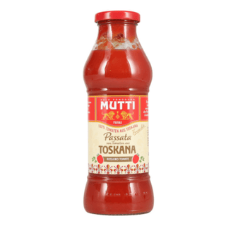 Mutti Passata Toscana er italiensk passeret tomat på flaske, perfekt til pasta, pizza, lasagne, suppe og tomatsauce. Køb Mutti passata online til lav pris — blandt de billigste valg til italiensk madlavning. Søgeord: Mutti Passata Toscana, tomat passata, italiensk tomatsauce, pasta sauce, pizza sauce, billigst online, dagligvarer billigst.