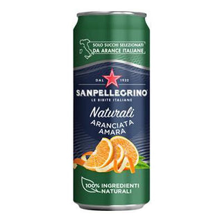 Sanpellegrino Aranciata Amara 330 ml – italiensk kulsyreholdig sodavand med bitter appelsinsmag i grøn dåse, fremstillet med naturlige ingredienser.